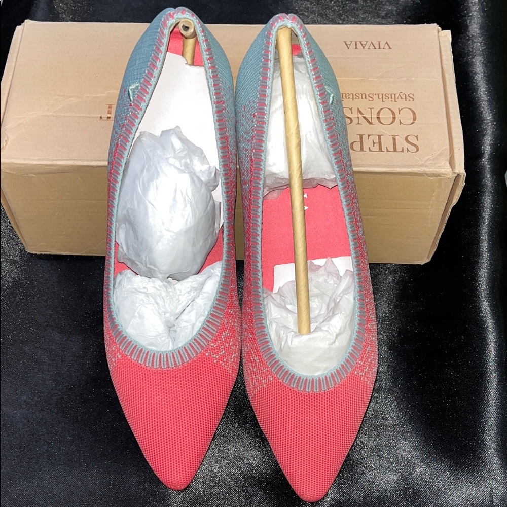 VIVAIA Women's pointed blue n pink flats